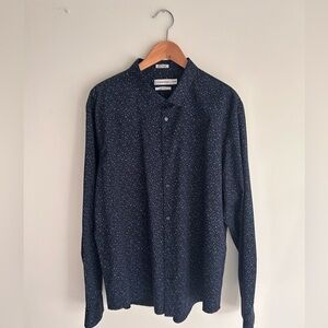 Calvin Klein Men's Dark Blue Patterned Shirt